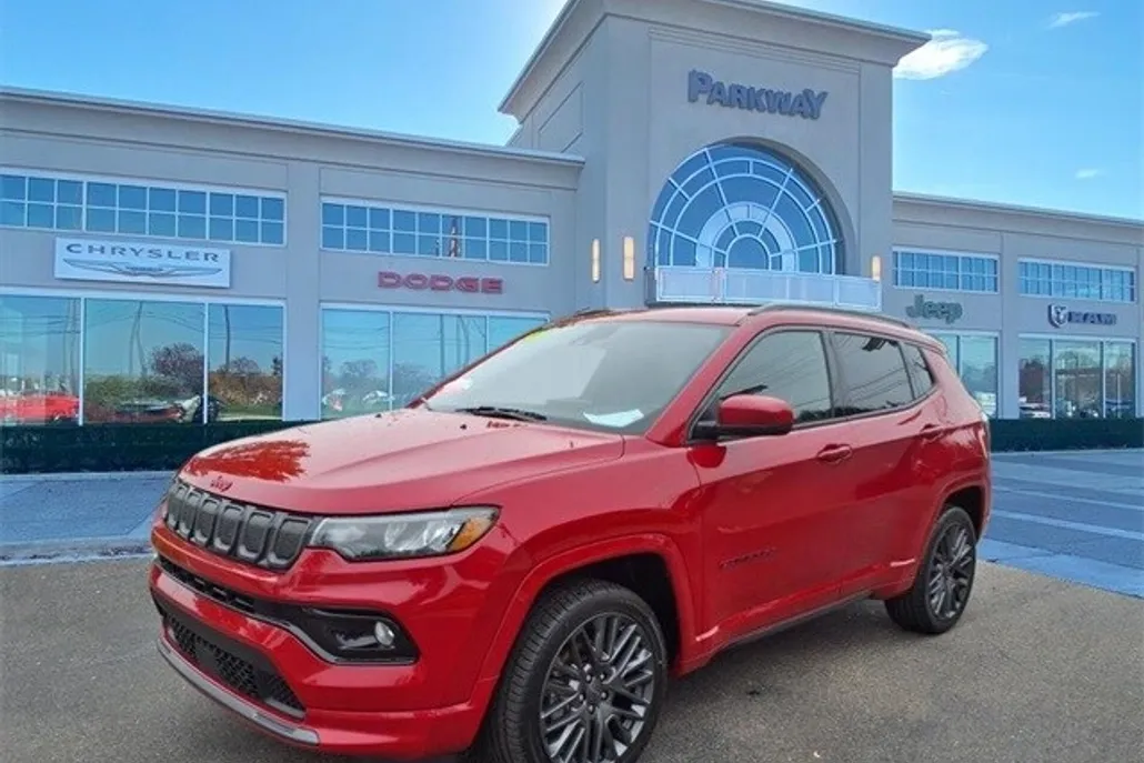 2022 Jeep Compass Limited photo 1
