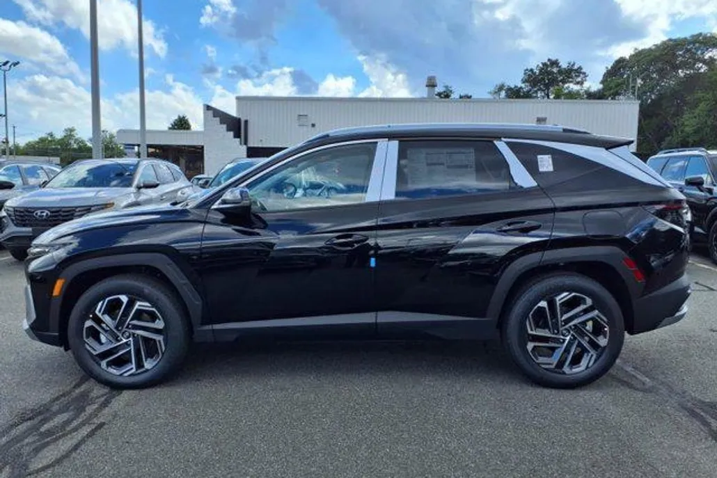 2025 Hyundai Tucson Hybrid Limited Sport photo 1