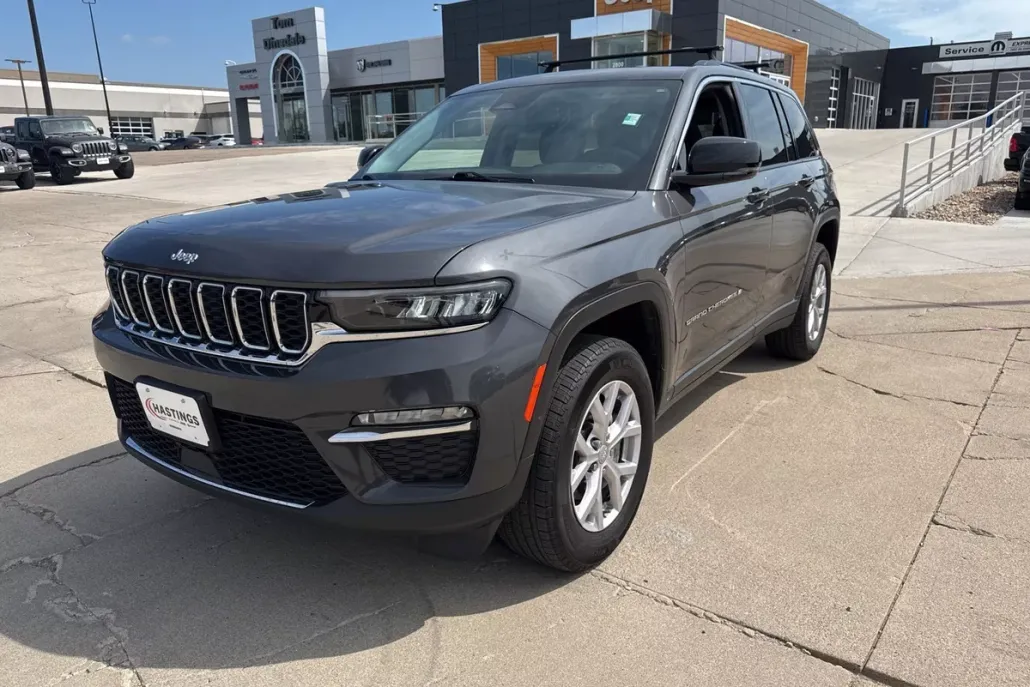 2022 Jeep Grand Cherokee Limited photo 1