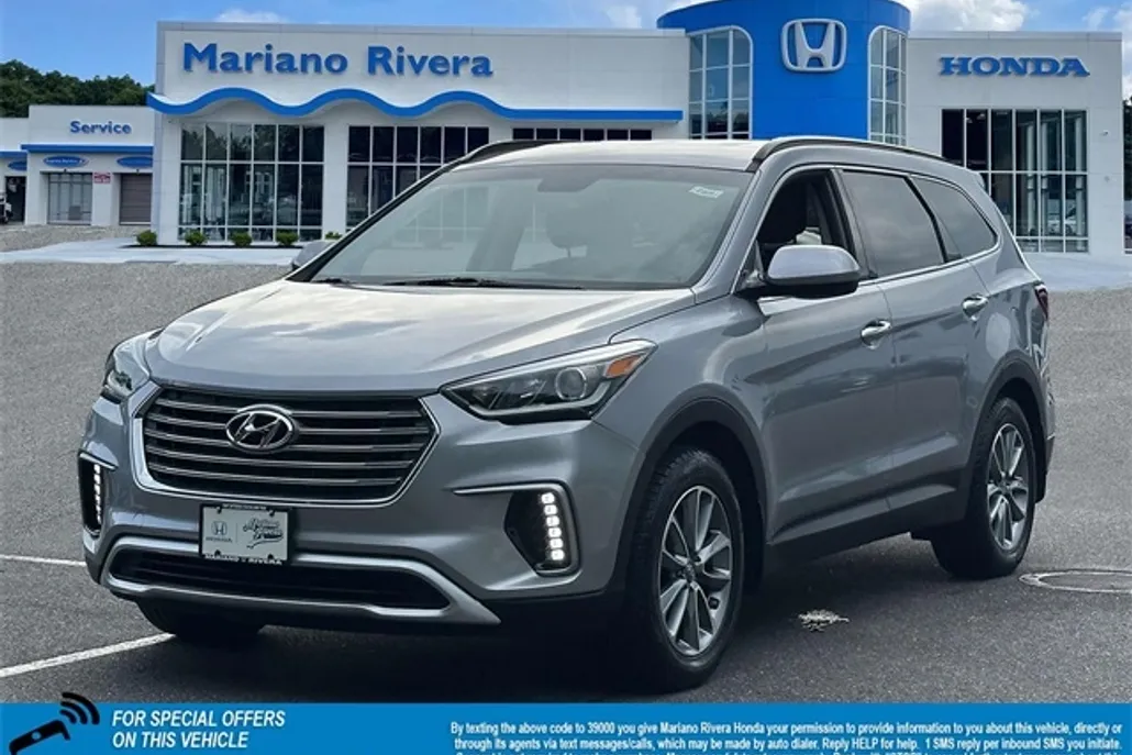 2018 Hyundai Santa Fe SE photo 1