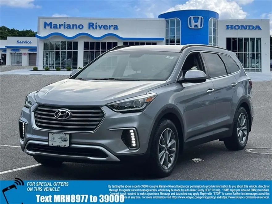 2018 Hyundai Santa Fe SE photo 1