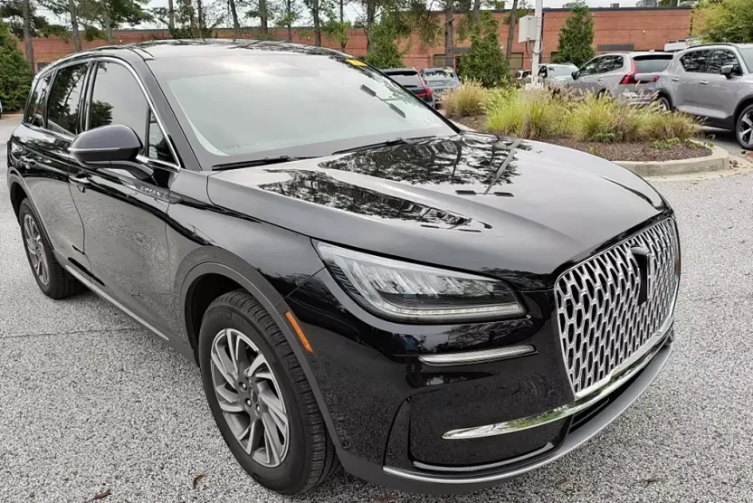2023 Lincoln Corsair Standard photo 1
