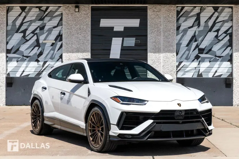 2023 Lamborghini Urus Performante photo 1