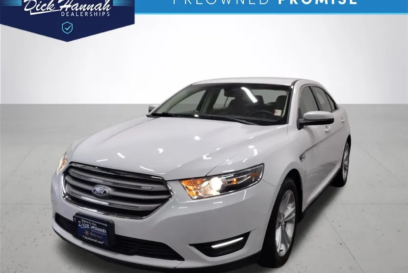 2016 Ford Taurus SEL photo 1