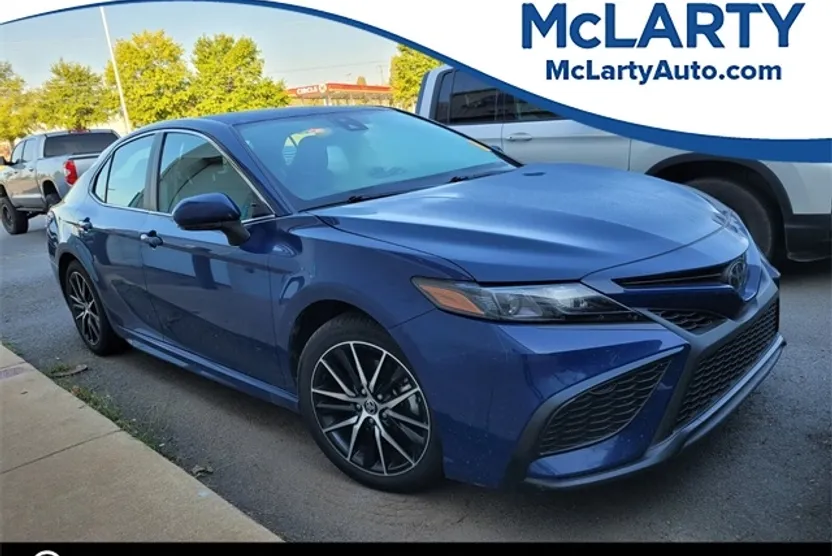 2024 Toyota Camry SE photo 1
