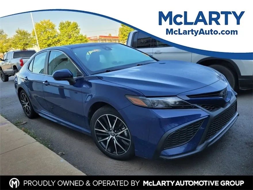 2024 Toyota Camry SE photo 1