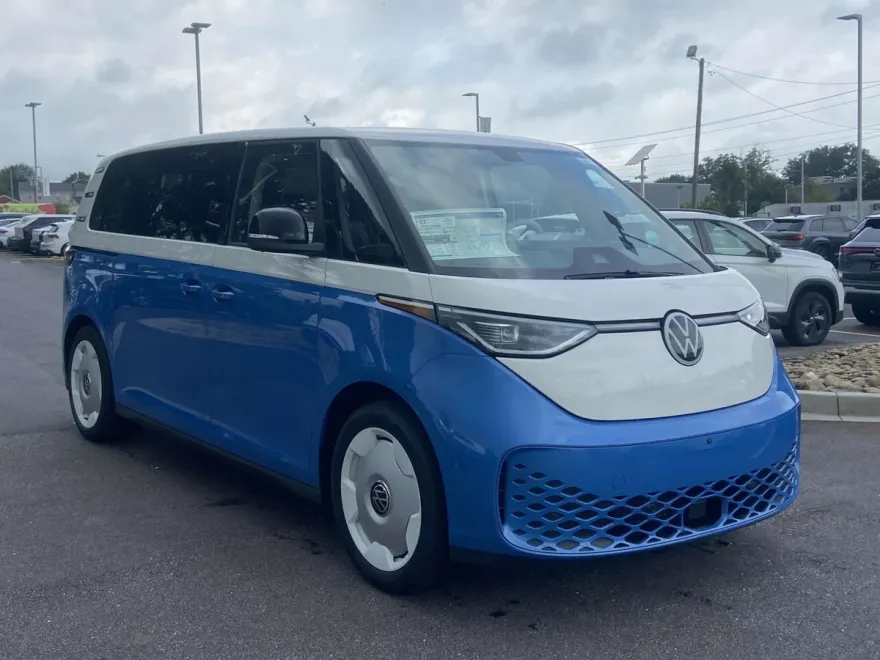 2025 Volkswagen ID. Buzz photo 1