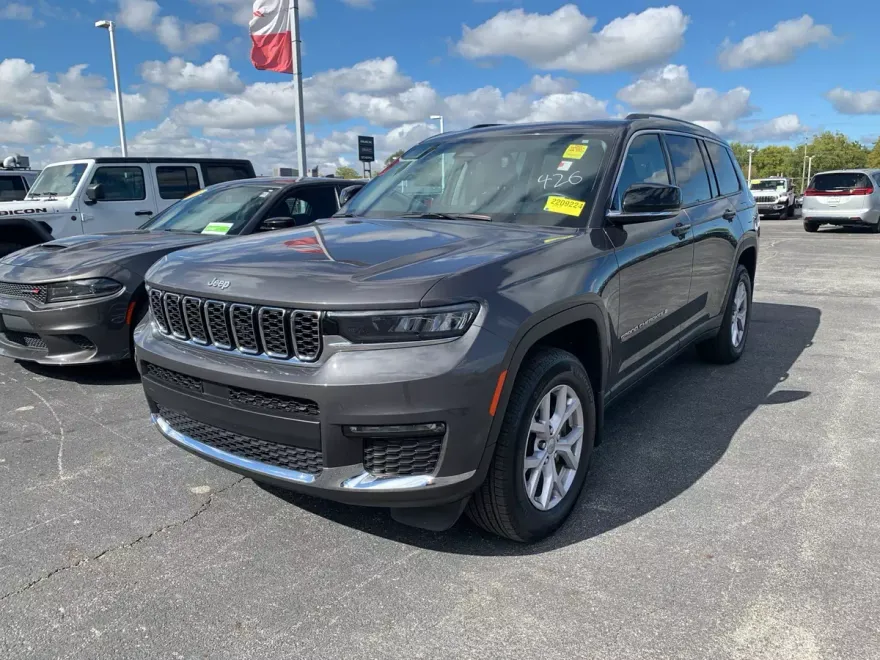 2022 Jeep Grand Cherokee Limited photo 1