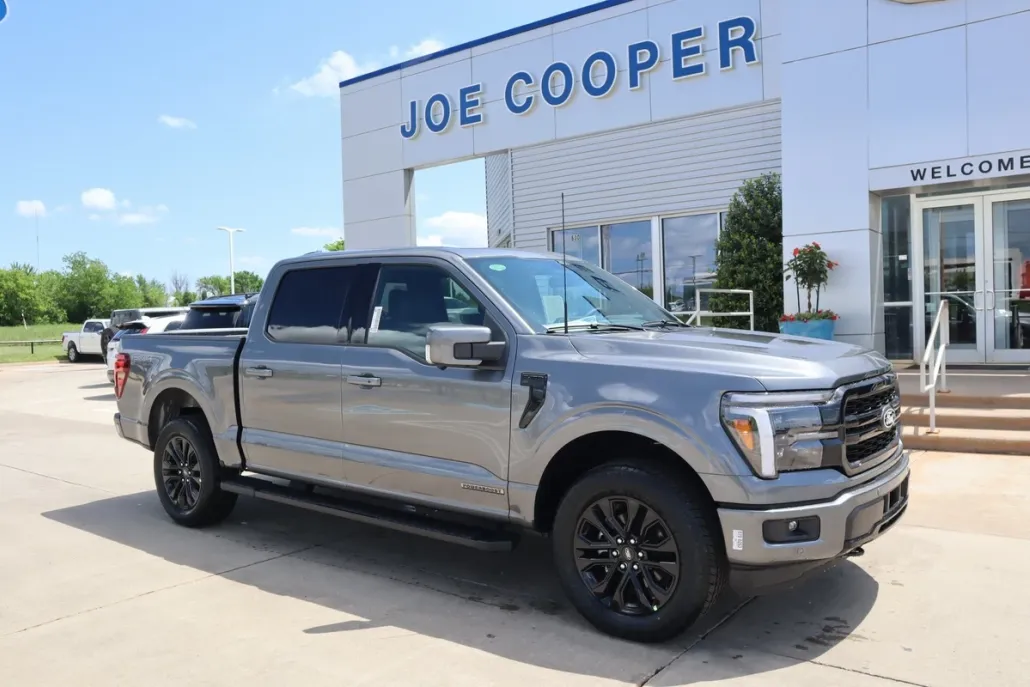 2025 Ford F-150 Lariat photo 1