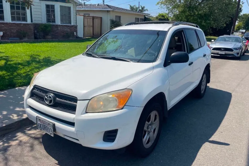 2010 Toyota RAV4 Base photo 1