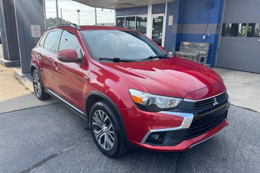 2016 Mitsubishi Outlander Sport SEL photo 1