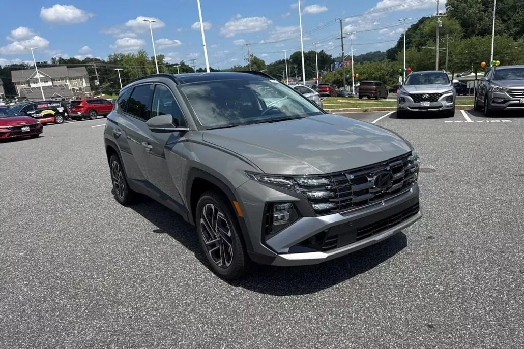 2025 Hyundai Tucson Limited photo 1