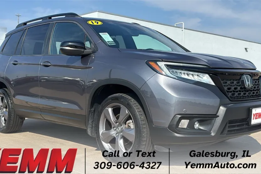2019 Honda Passport Touring photo 1
