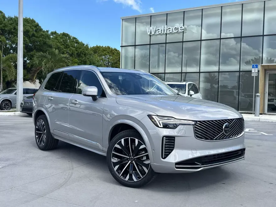 2025 Volvo XC90 Plus photo 1