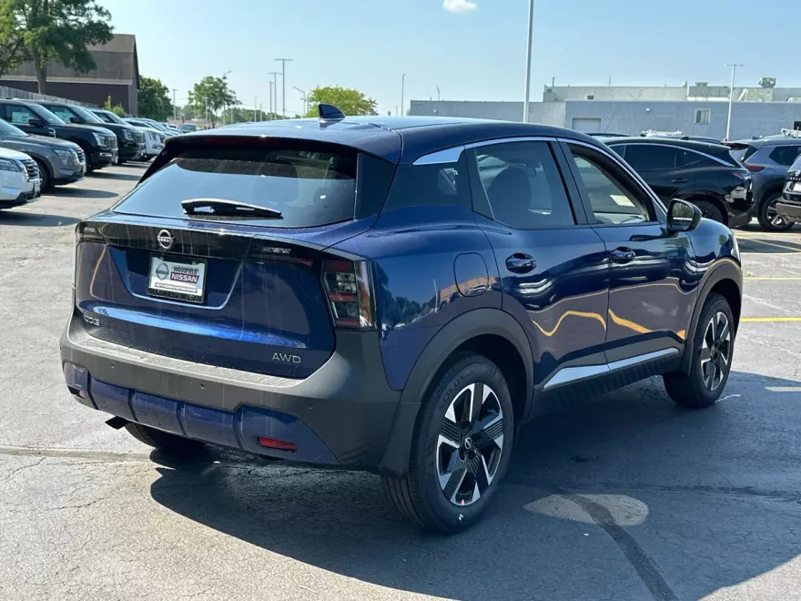 2025 Nissan Kicks SV photo 1