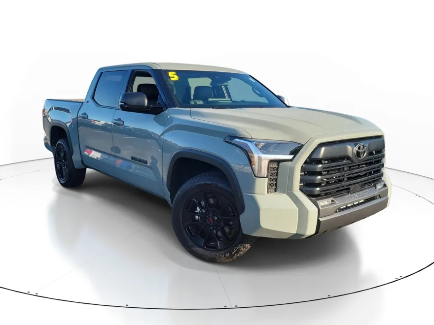 2025 Toyota Tundra SR5 CrewMax photo 1