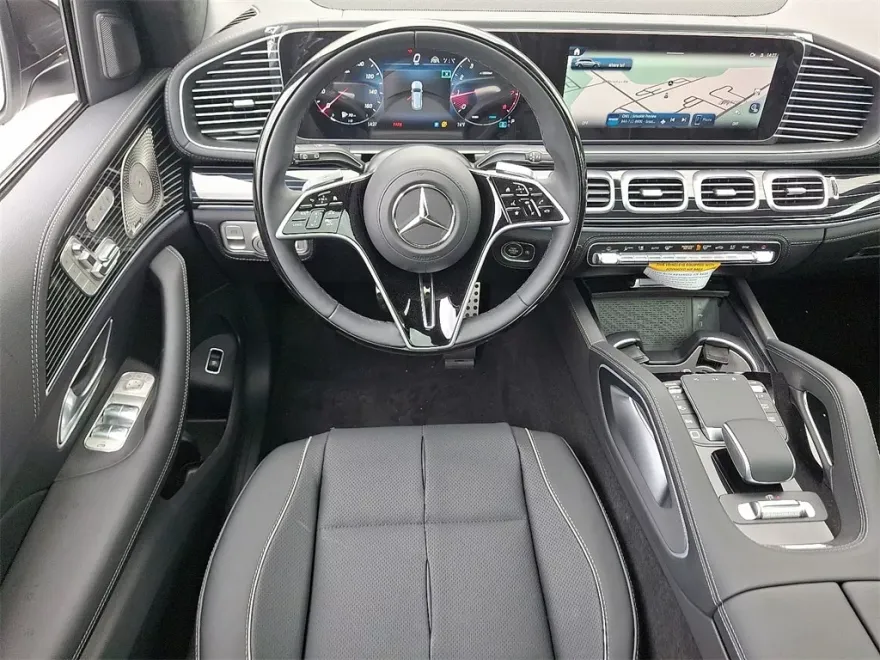 2026 Mercedes Benz GLS 580 4MATIC photo 1