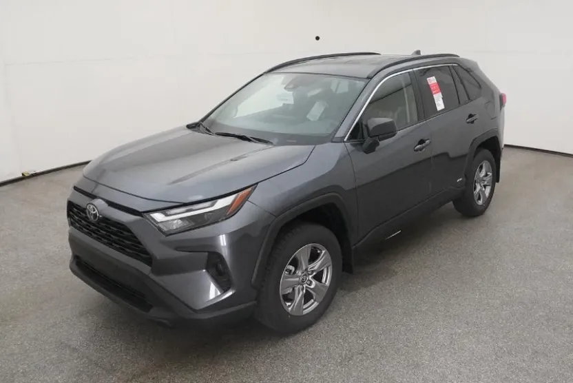2025 Toyota RAV4 Hybrid LE photo 1