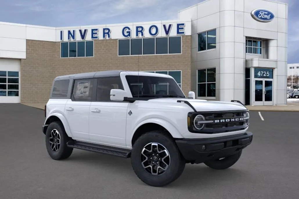 2025 Ford Bronco Outer Banks photo 1