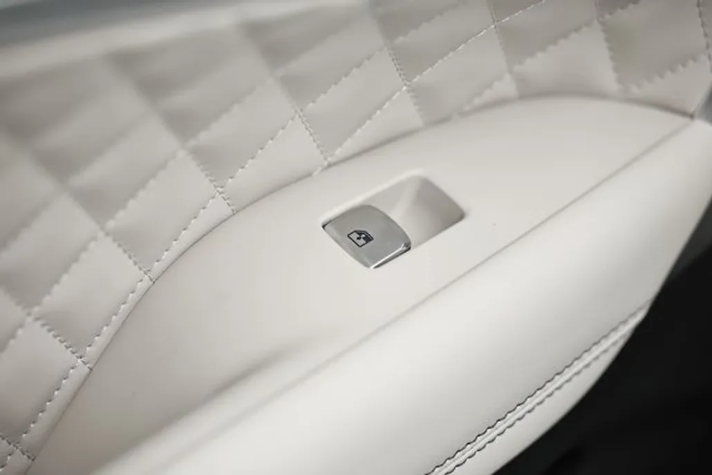 2025 Genesis G70 Sport Prestige photo 1