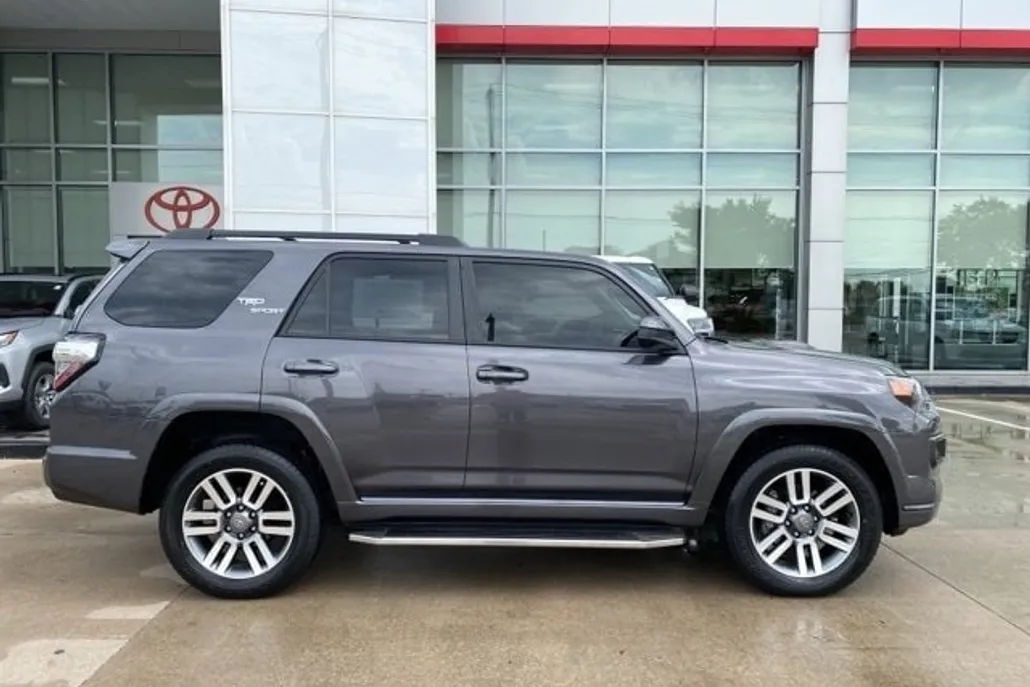 2022 Toyota 4Runner TRD Sport photo 1