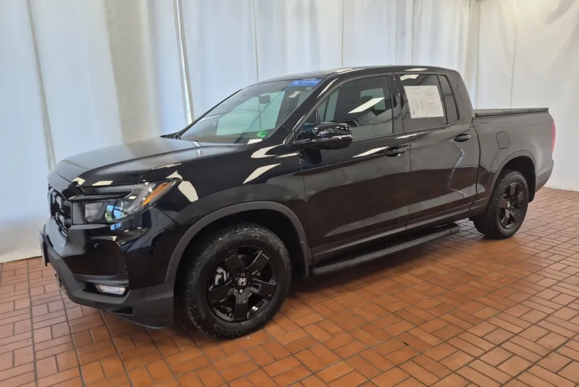 2024 Honda Ridgeline Black Edition photo 1
