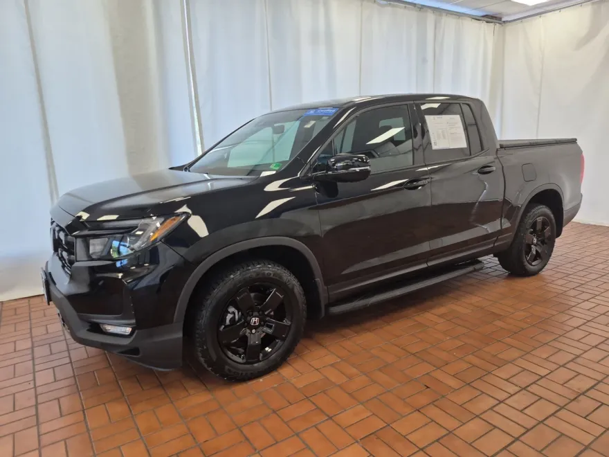 2024 Honda Ridgeline Black Edition photo 1