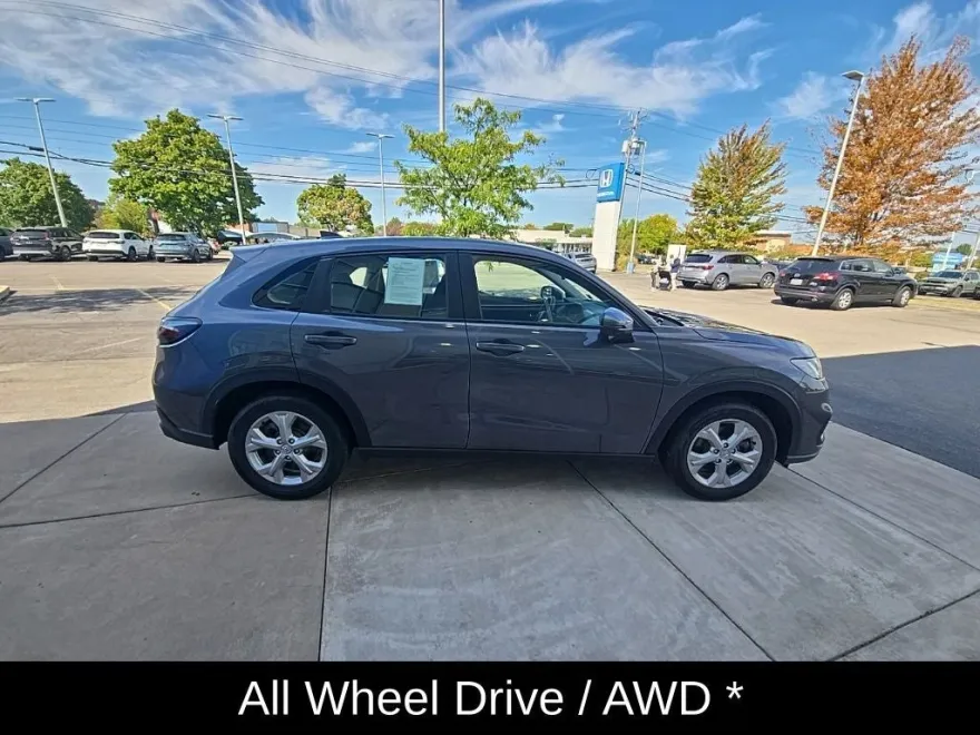 2025 Honda HR-V LX photo 1