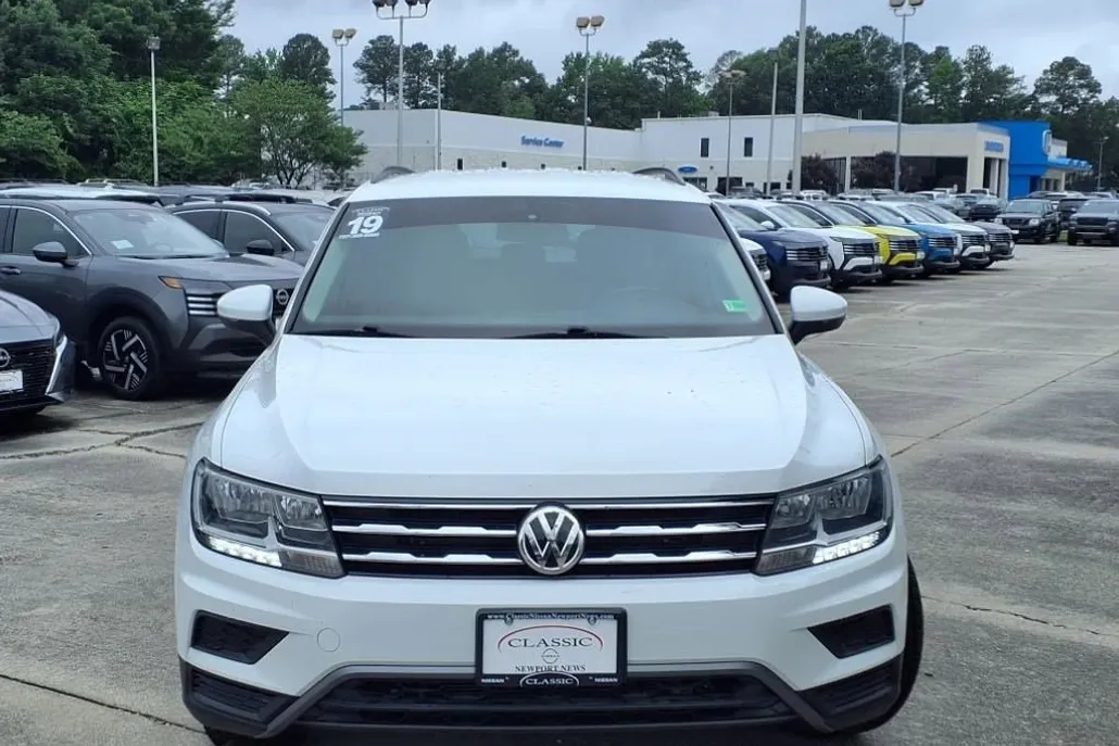 2019 Volkswagen Tiguan SE photo 1