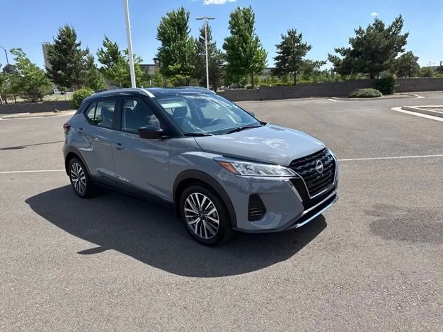 2023 Nissan Kicks SV photo 1