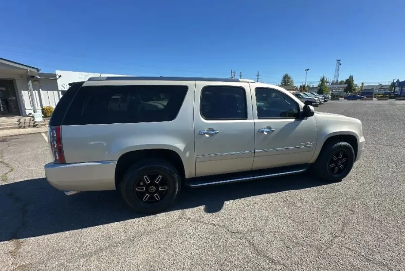 2013 Gmc Yukon XL 1500 Denali photo 1