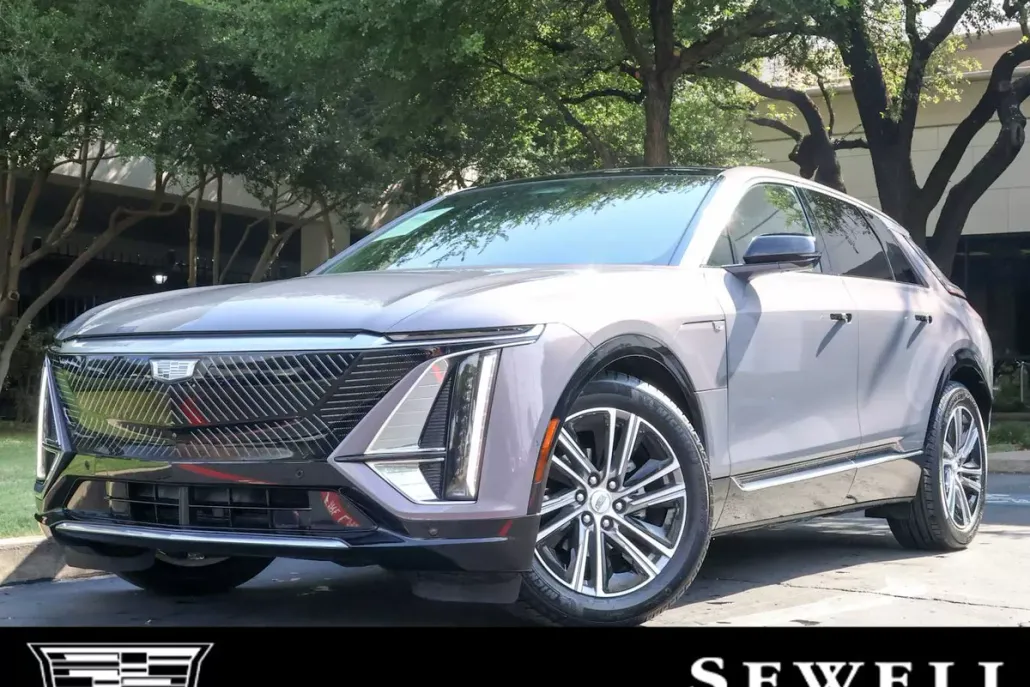 2024 Cadillac Lyriq Luxury photo 1