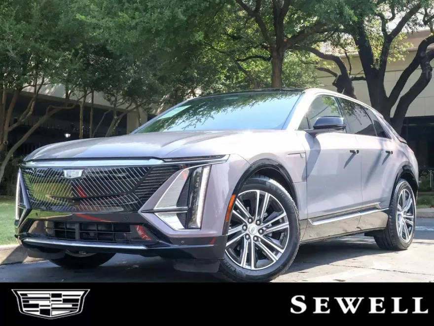 2024 Cadillac Lyriq Luxury photo 1