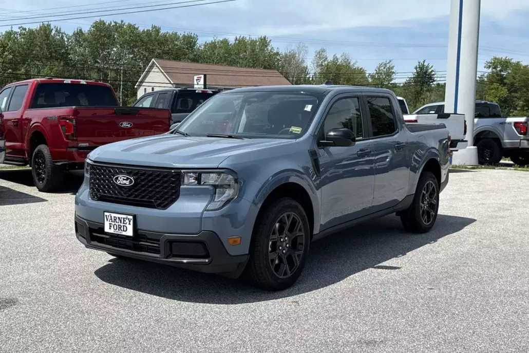 2025 Ford Maverick XLT photo 1