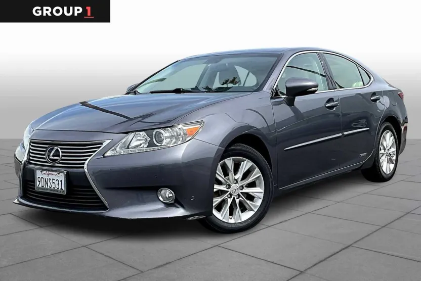 2013 Lexus ES 300h photo 1