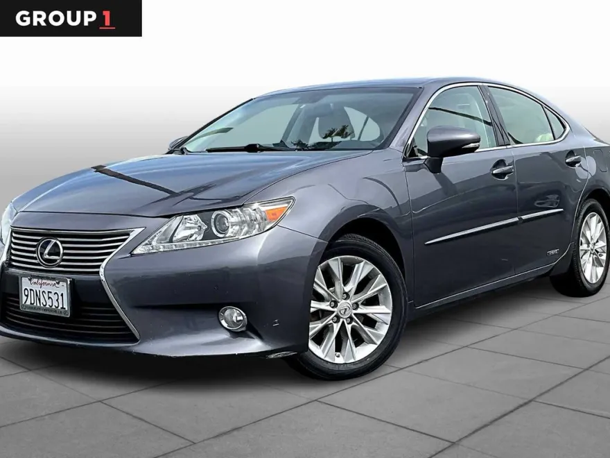 2013 Lexus ES 300h photo 1