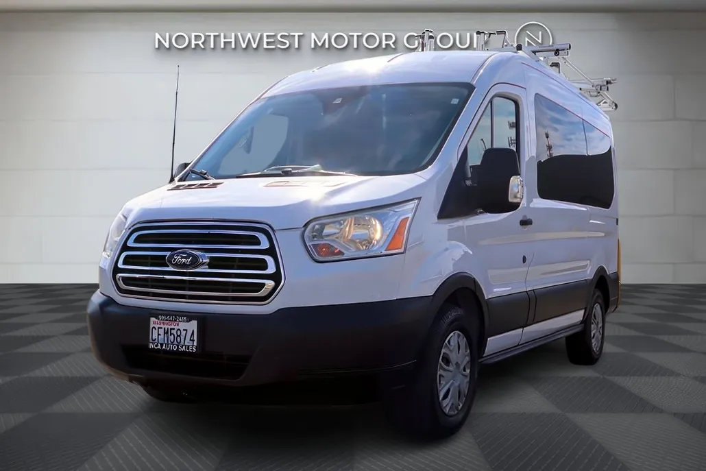 2016 Ford Transit XLT photo 1
