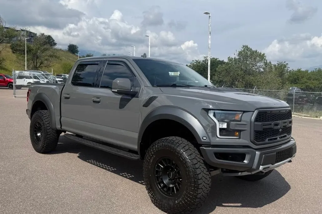 2020 Ford F-150 Raptor photo 1