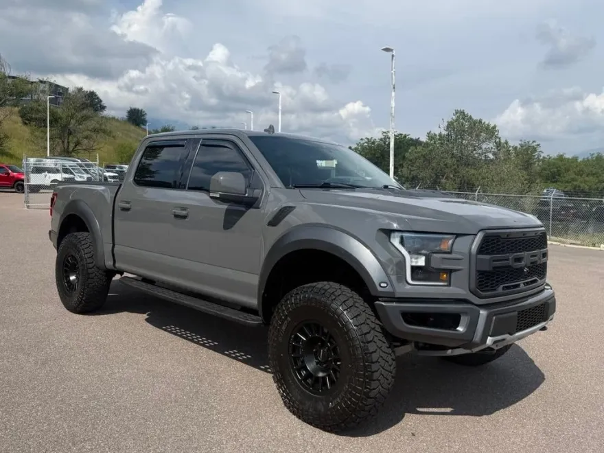 2020 Ford F-150 Raptor photo 1