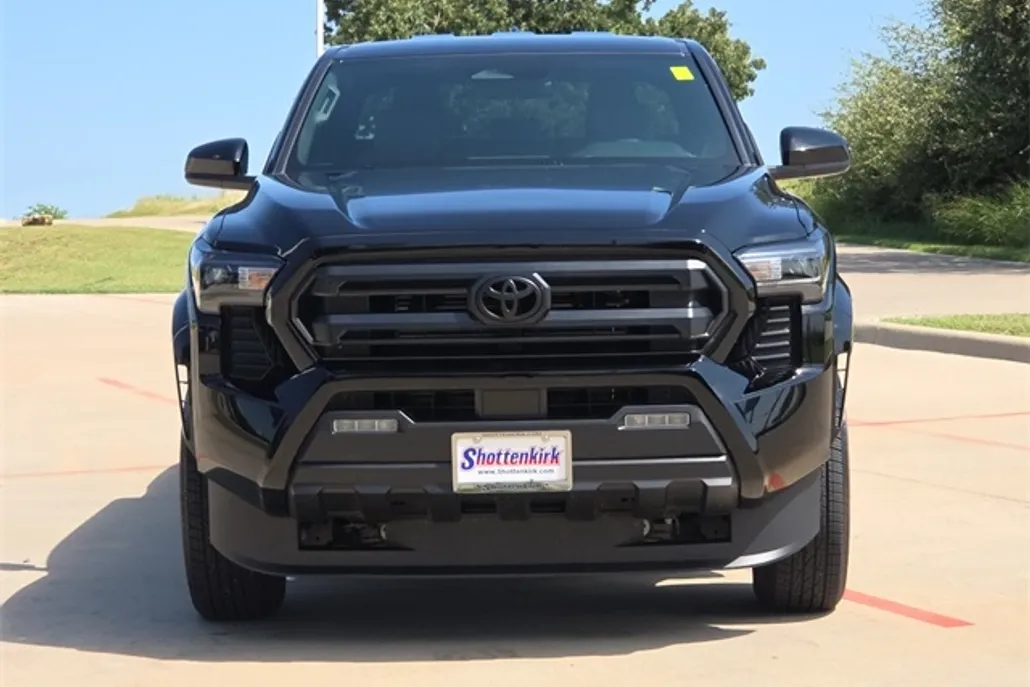 2025 Toyota Tacoma SR5 photo 1