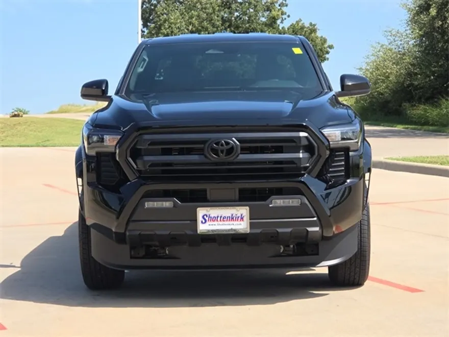 2025 Toyota Tacoma SR5 photo 1