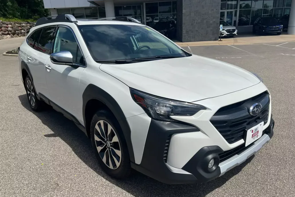 2024 Subaru Outback Touring XT photo 1