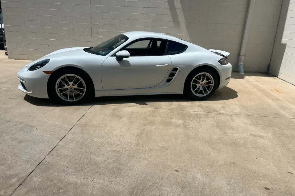 2021 Porsche Cayman S photo 1