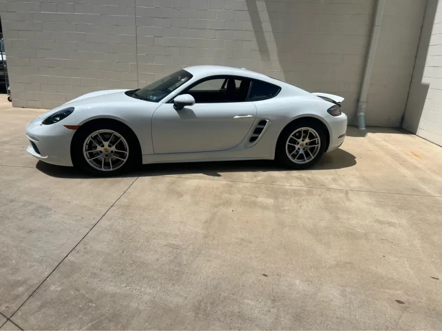 2021 Porsche Cayman S photo 1