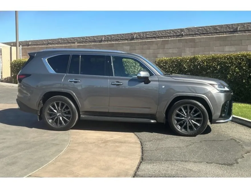 2025 Lexus LX 600 F SPORT Handling photo 1