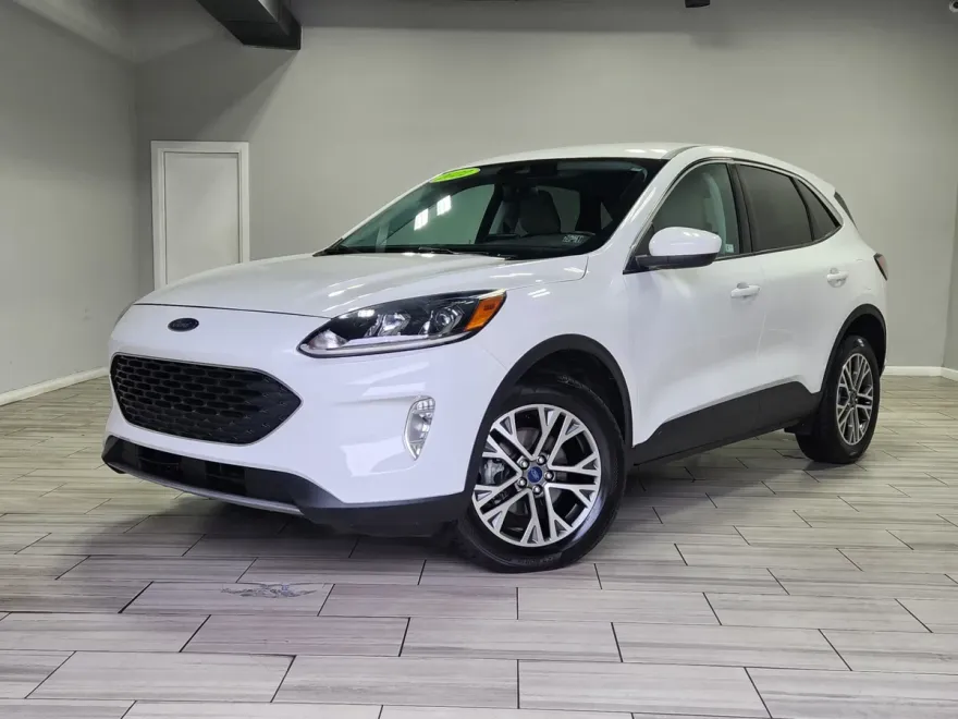 2022 Ford Escape SEL photo 1