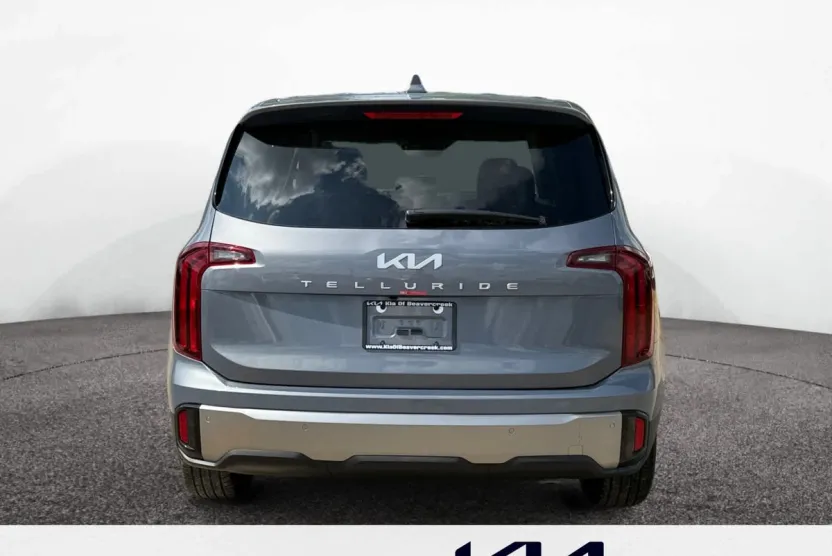 2025 Kia Telluride LX photo 1