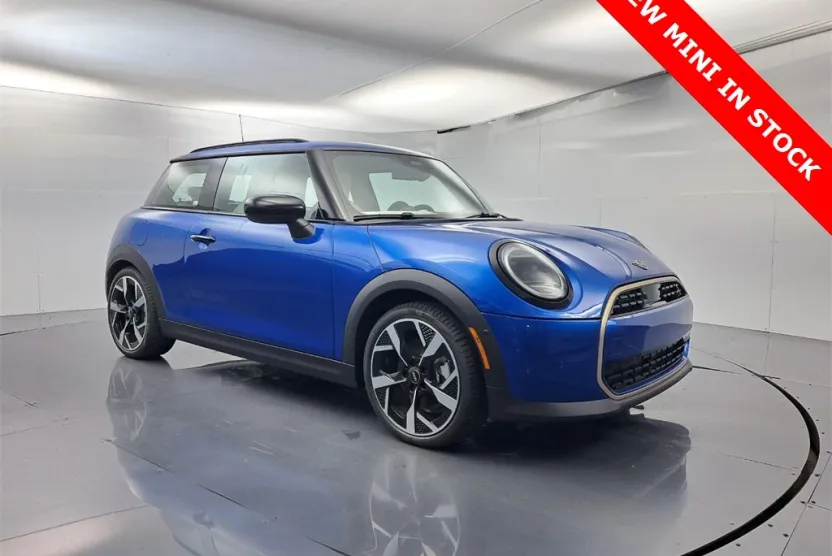 2025 Mini Cooper 2 Door Hardtop Signature photo 1