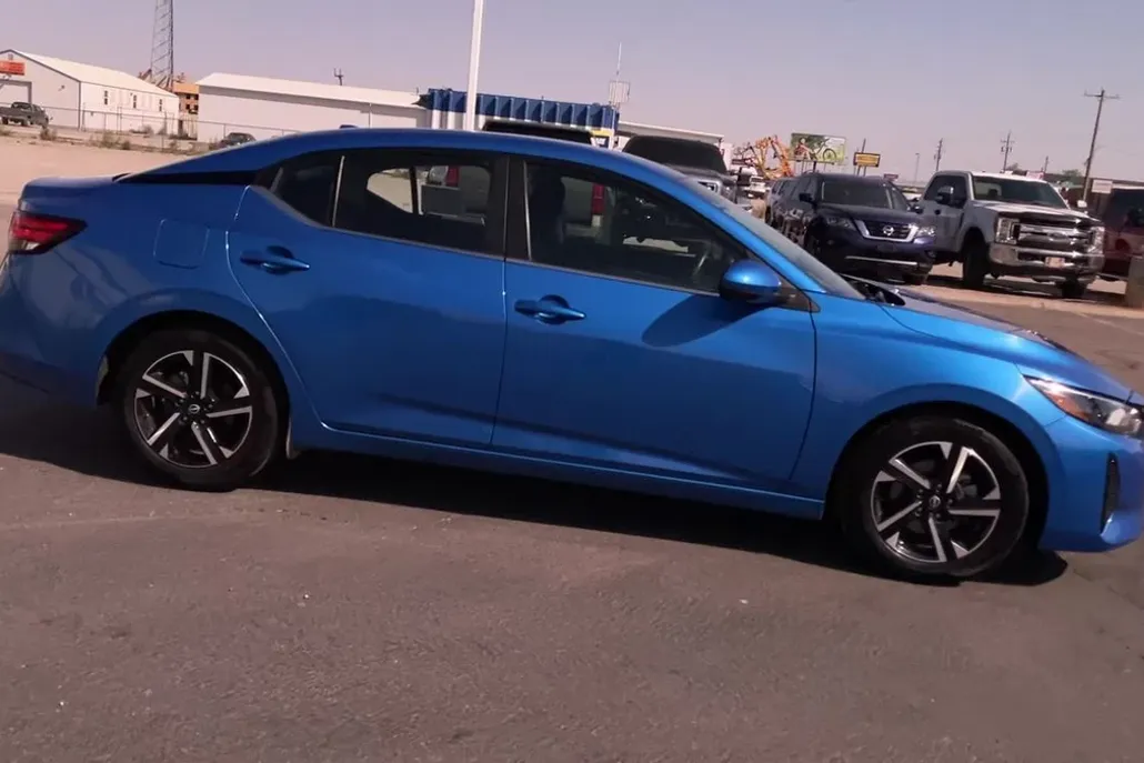 2024 Nissan Sentra SV photo 1