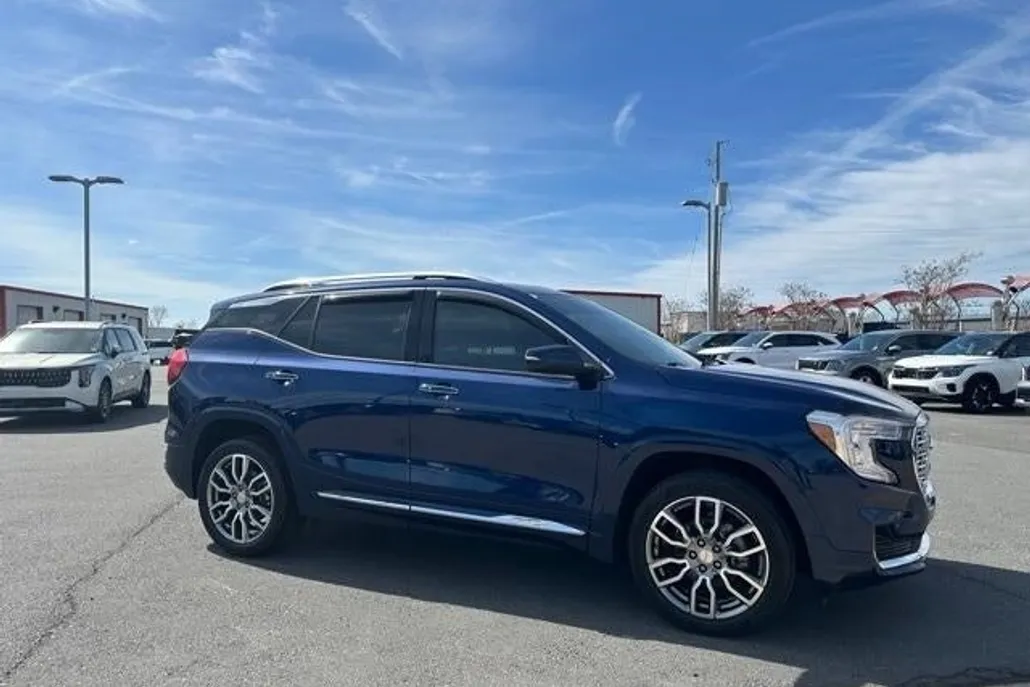 2022 Gmc Terrain Denali photo 1